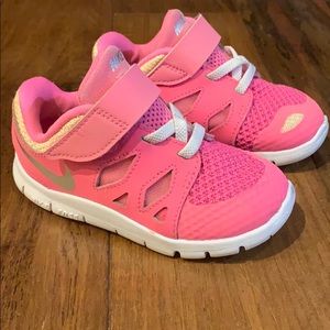 Toddler Nike Free 7c